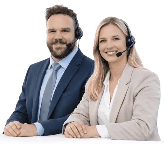 Niklas und Vero vom Support-Team mit Headset
